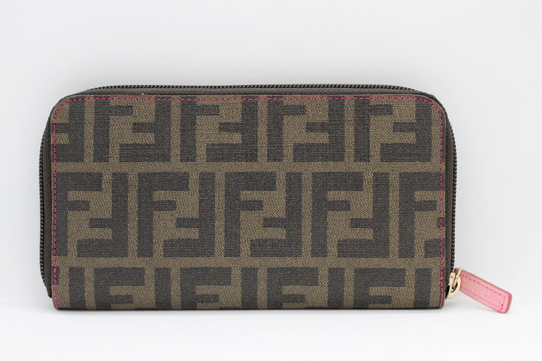 FENDI(フェンディ) ジップウォレット ラウンドファスナー財布 ズッカ 8M0024 00ZM5 F0GQH 長財布 - 安心保証・業界最安値の販売 福助